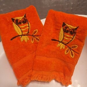 Set Of 2 Embroidered Owl Hand Towels in Bright Orange